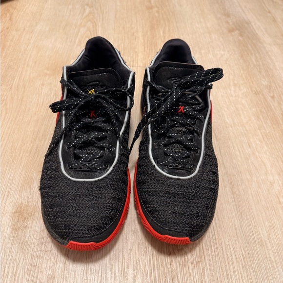 Nike LeBron 20 - Picture 1 of 5